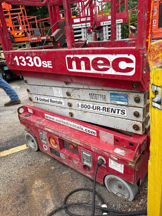 2017 MEC 1330SE Scissor Lift