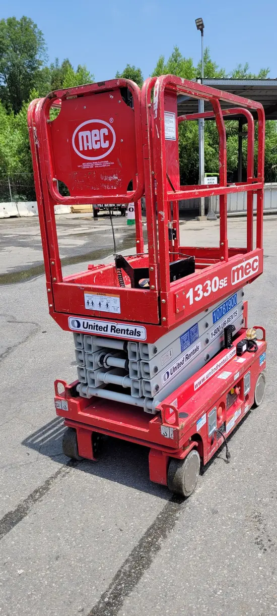 2018 MEC 1330SE Scissor Lift