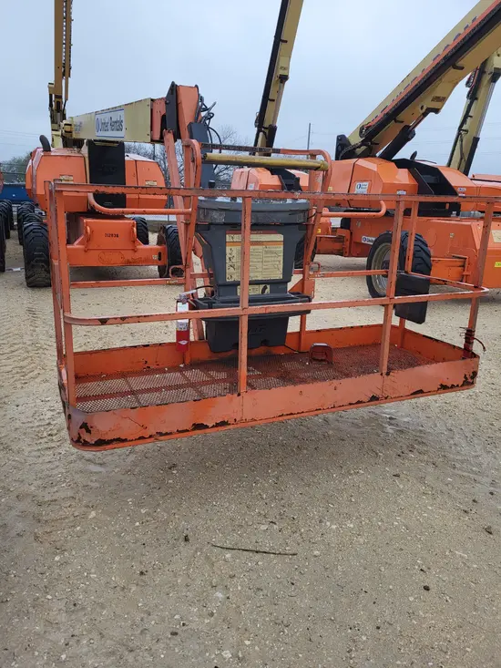2018 JLG 800AJ Articulating Boom Lift
