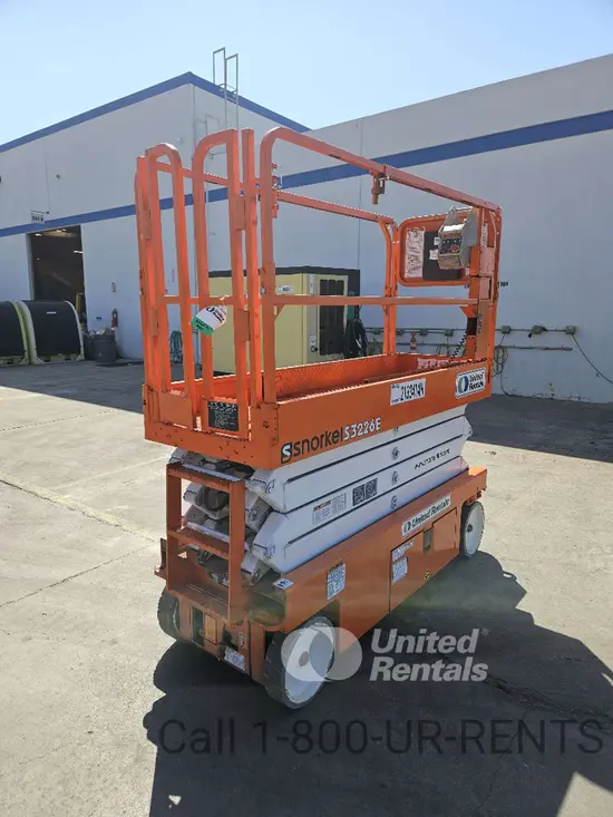 2018 Snorkel S3226E Scissor Lift