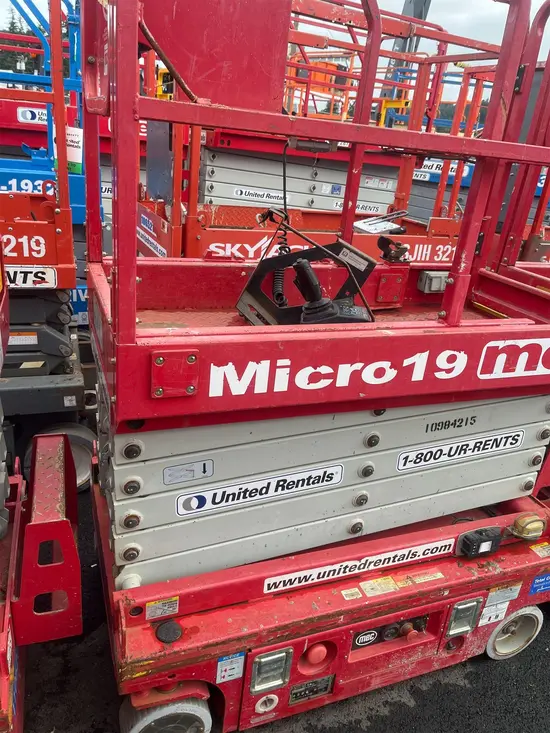 2019 MEC MICRO 19 Scissor Lift