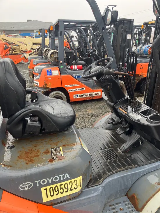 2019 Toyota 8FGU25 Warehouse Forklift
