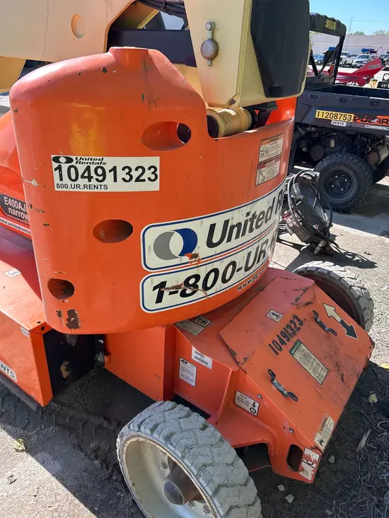 2016 JLG E400AJPN Articulating Boom Lift