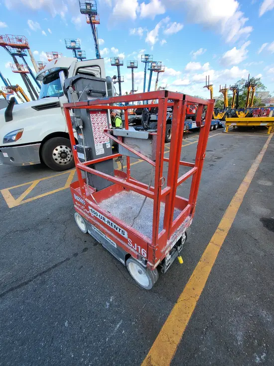 2018 Skyjack SJ16 Self-Propelled One-Person Lift