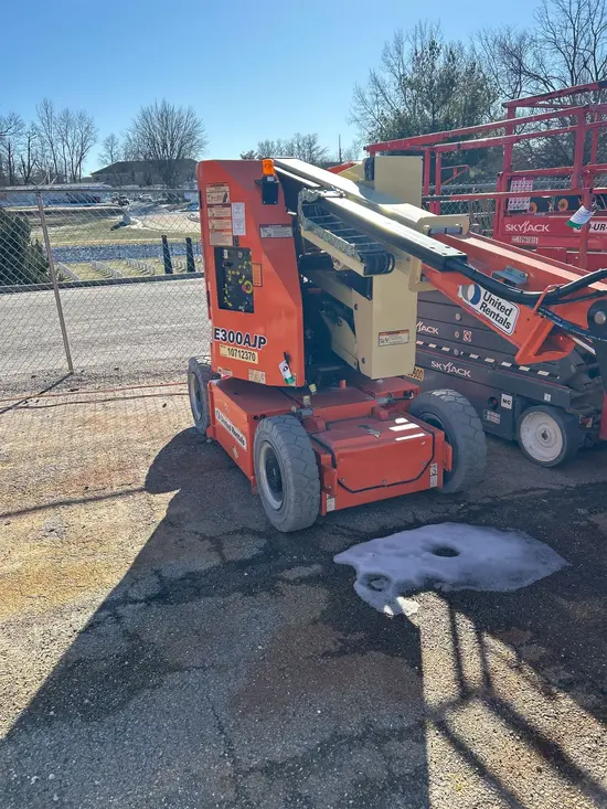 2018 JLG E300AJP Articulating Boom Lift