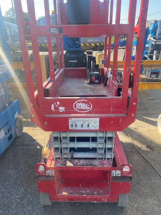 2018 MEC 1330SE Scissor Lift