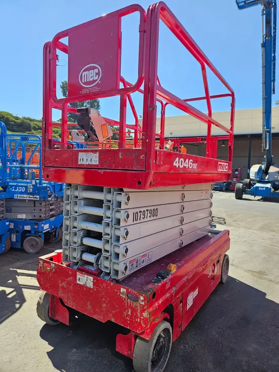 2018 MEC 4046SE Scissor Lift