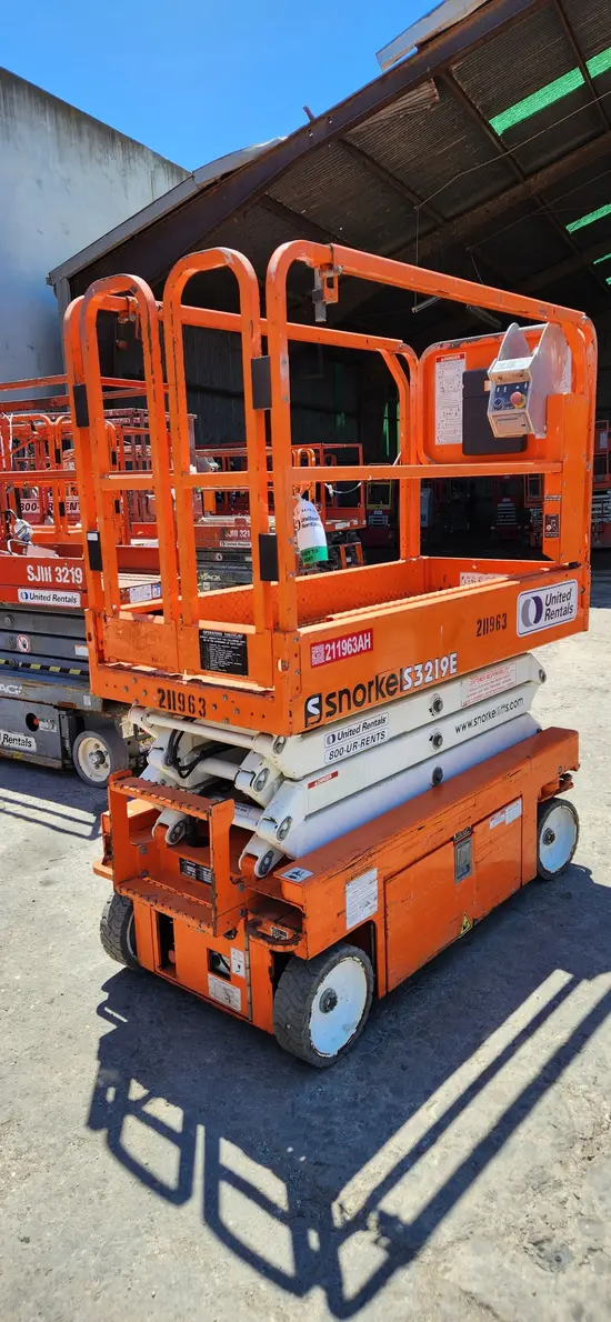 2018 Snorkel S3219E Scissor Lift
