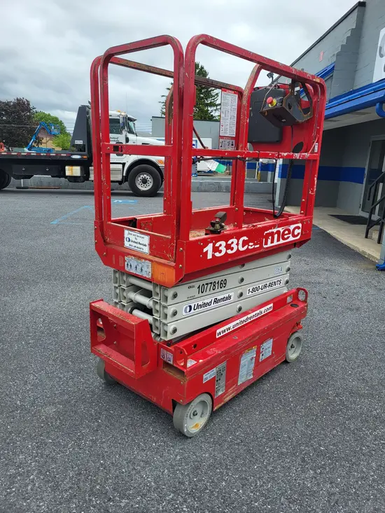 2018 MEC 1330SE Scissor Lift