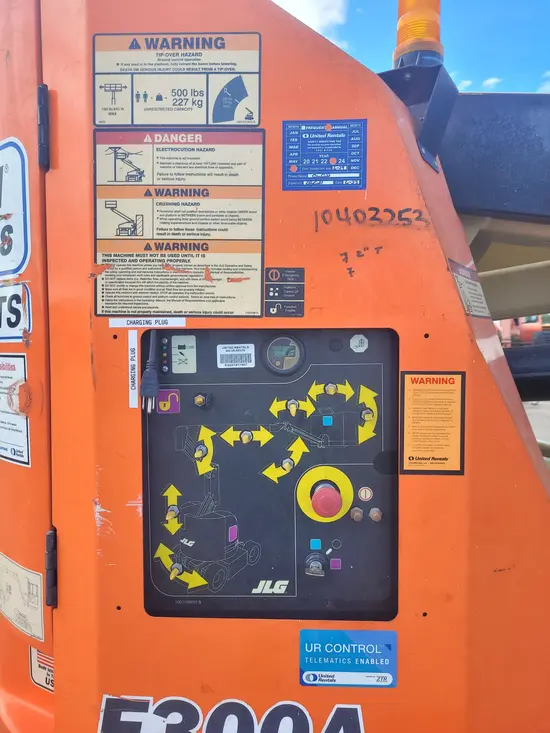 2015 JLG E300AJP Articulating Boom Lift