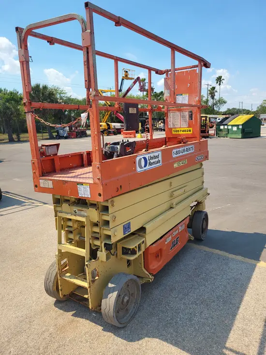 2017 JLG 2632ES Scissor Lift
