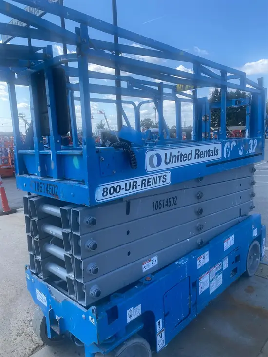 2017 Genie GS-3232 Scissor Lift