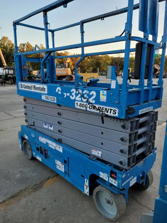 2017 Genie GS-3232 Scissor Lift