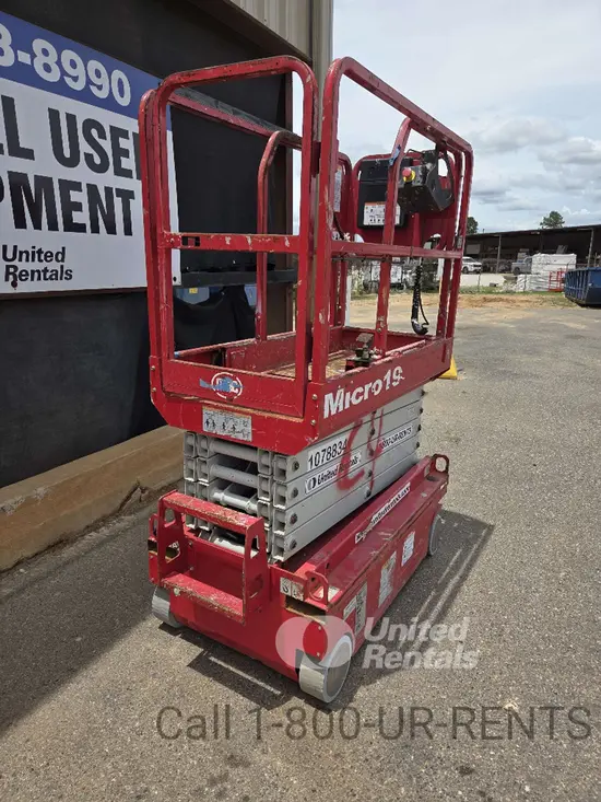 2018 MEC MICRO 19 Scissor Lift