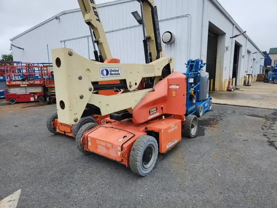 2015 JLG E400AN Articulating Boom Lift