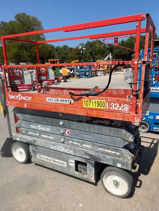 2018 Skyjack SJIII3226 Scissor Lift