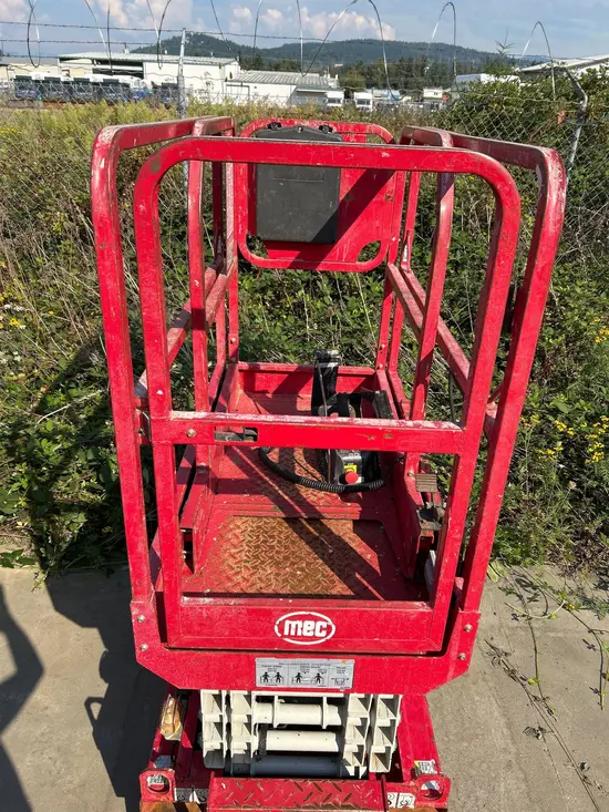 2019 MEC 1330SE Scissor Lift