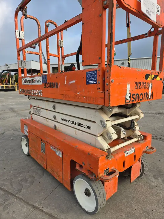 2018 Snorkel S3219E Scissor Lift