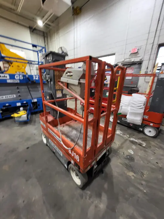 2013 Skyjack SJ16 Self-Propelled One-Person Lift