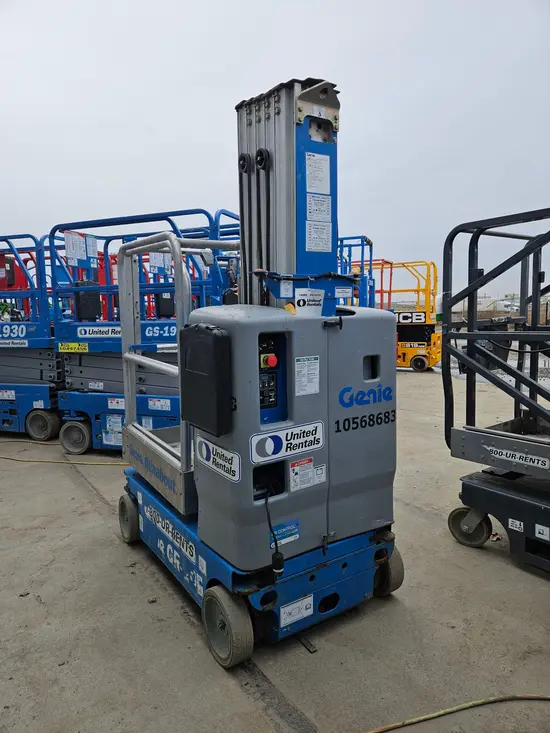 2017 Genie GR-20 Self-Propelled One-Person Lift