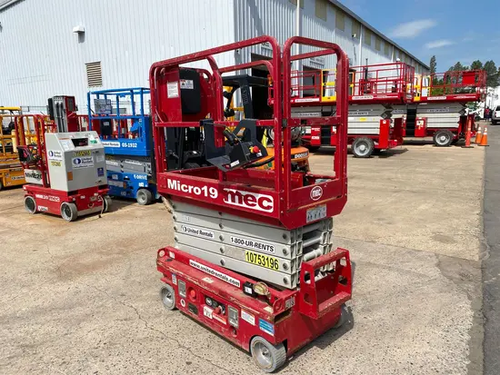 2018 MEC MICRO 19 Scissor Lift