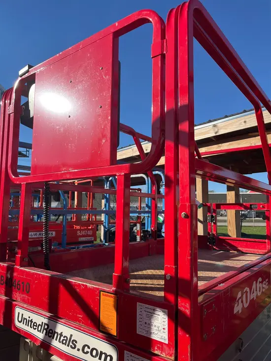2018 MEC 4046SE Scissor Lift