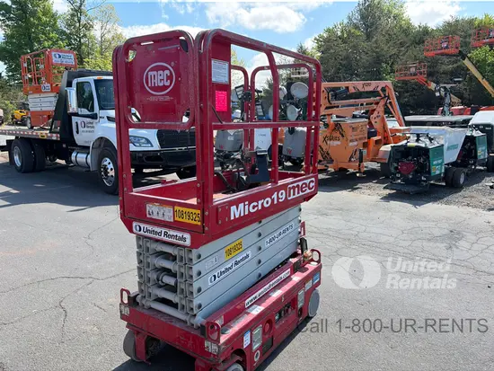2018 MEC MICRO 19 Scissor Lift