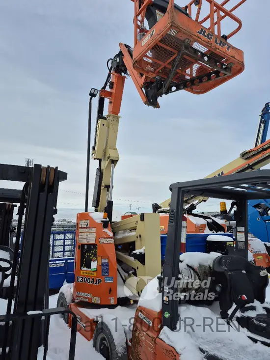 2018 JLG E300AJP Articulating Boom Lift