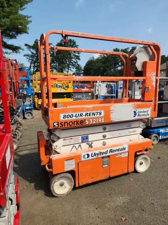 2018 Snorkel S3219E Scissor Lift