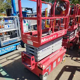 2018 MEC MICRO 19 Scissor Lift