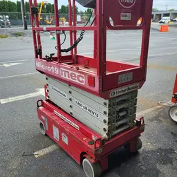 2018 MEC MICRO 19 Scissor Lift