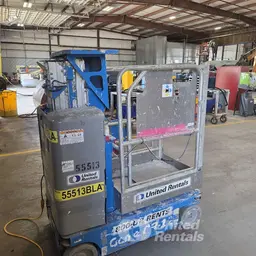 2017 Genie GR-12 Self-Propelled One-Person Lift
