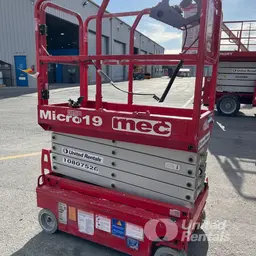 2018 MEC MICRO 19 Scissor Lift