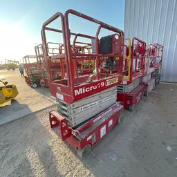 2018 MEC MICRO 19 Scissor Lift