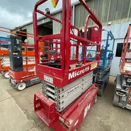 2018 MEC MICRO 19 Scissor Lift