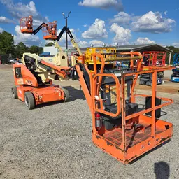 2017 JLG E400AJPN Articulating Boom Lift