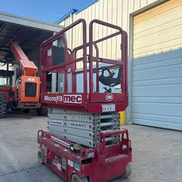 2018 MEC MICRO 19 Scissor Lift