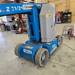 2013 Genie Z-30/20N Articulating Boom Lift