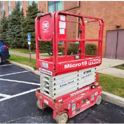 2018 MEC MICRO 19 Scissor Lift