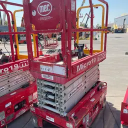 2017 MEC MICRO 19 Scissor Lift