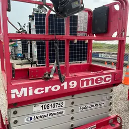 2018 MEC MICRO 19 Scissor Lift