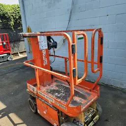 2018 JLG 1230ES Self-Propelled One-Person Lift