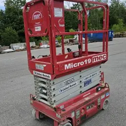2018 MEC MICRO 19 Scissor Lift