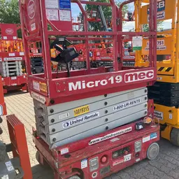 2018 MEC MICRO 19 Scissor Lift