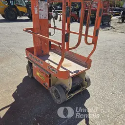 2017 JLG 1230ES Self-Propelled One-Person Lift