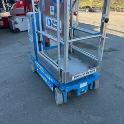 2018 Genie GR-20 Self-Propelled One-Person Lift