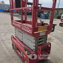 2018 MEC MICRO 19 Scissor Lift