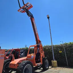 2017 SKYTRAK 6042 Forklift