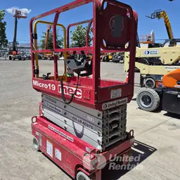 2018 MEC MICRO 19 Scissor Lift