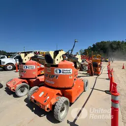 2013 JLG E400AJPN Articulating Boom Lift